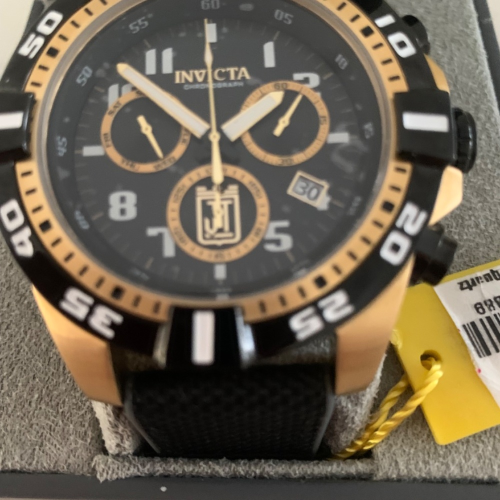Men’s Watch - Picture 3 of 4